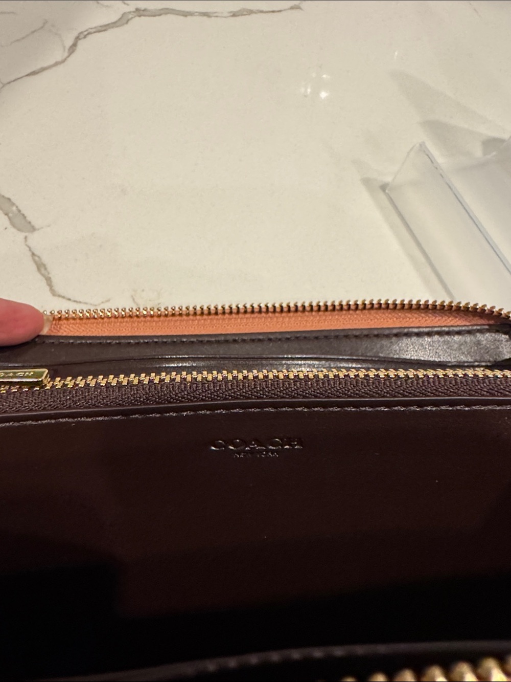 Coach salmon croc embossed zip around wallet - Picture 6 of 7